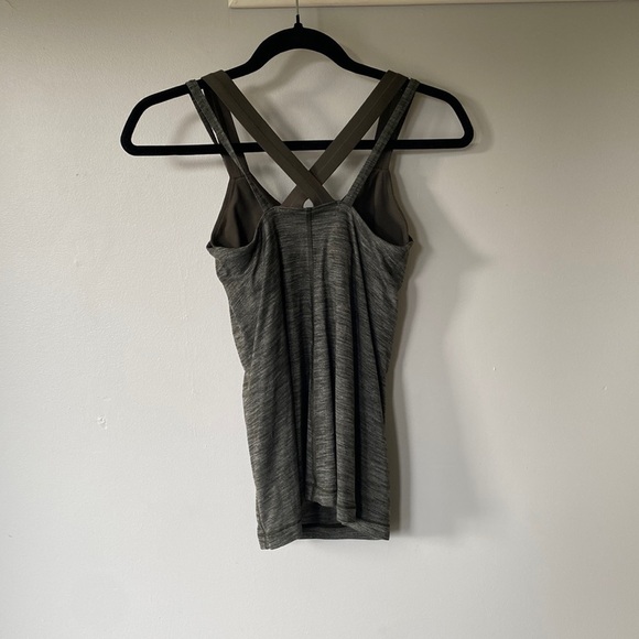 LULULEMON Run for Gold Tank Top Gator Green Sz 4 - Picture 9 of 14